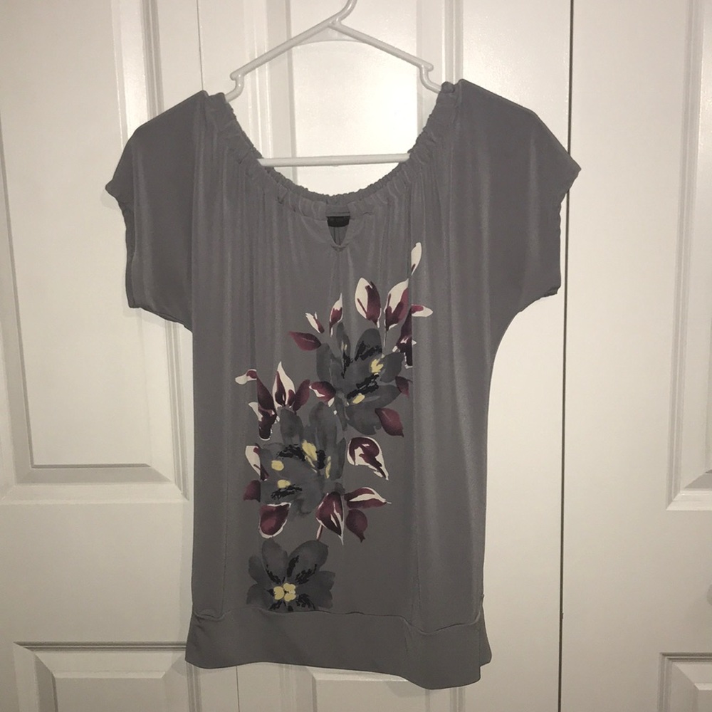 The Limited grey floral stretchy blouse